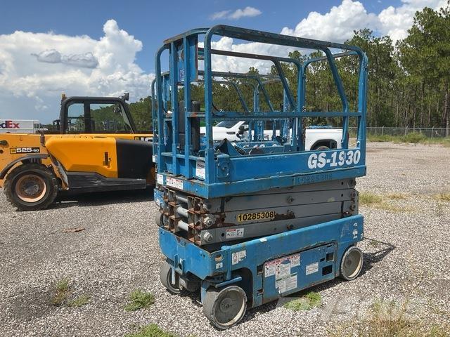 Genie GS-1930 Žirkliniai keltuvai
