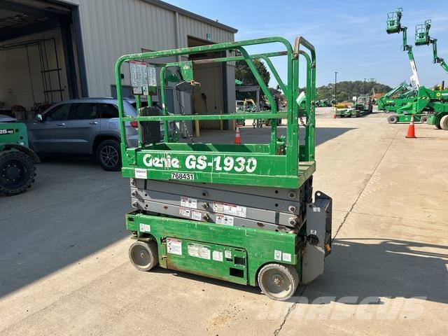 Genie GS-1930 Žirkliniai keltuvai