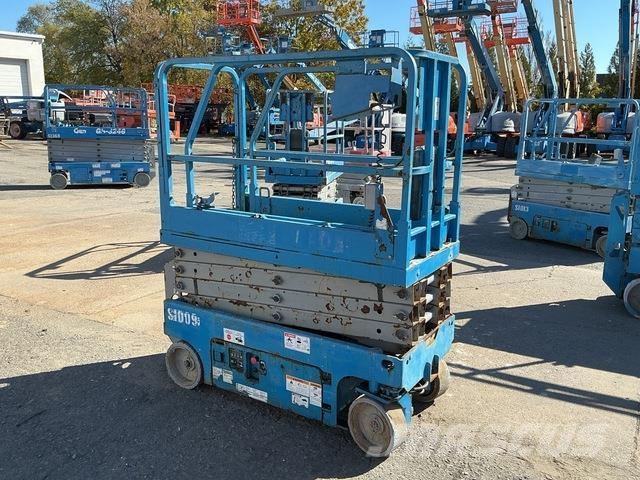 Genie GS-1930 Žirkliniai keltuvai