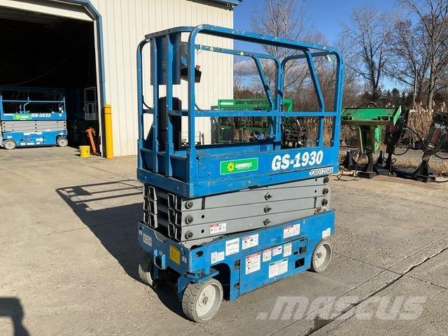 Genie GS-1930 Žirkliniai keltuvai