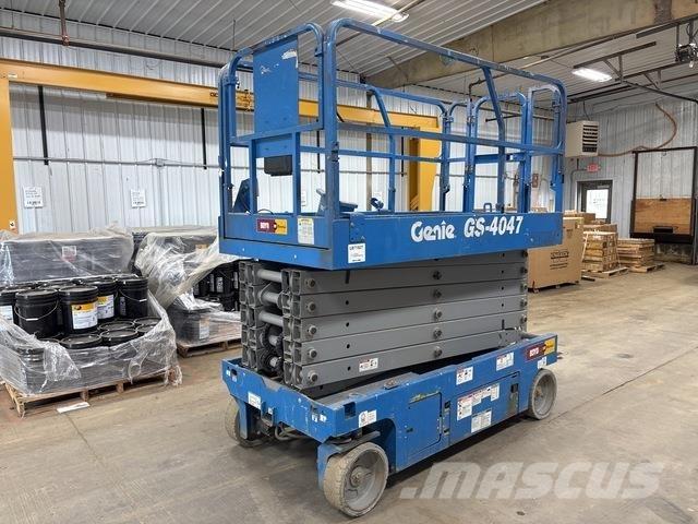 Genie GS-4047 Žirkliniai keltuvai