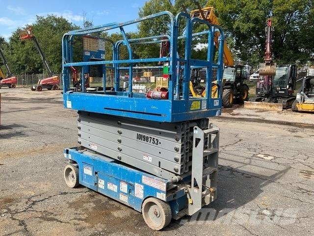 Genie GS-4047 Žirkliniai keltuvai
