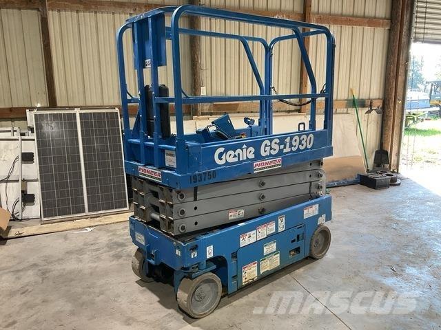 Genie GS1930 Žirkliniai keltuvai