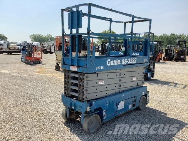 Genie GS3232 Žirkliniai keltuvai