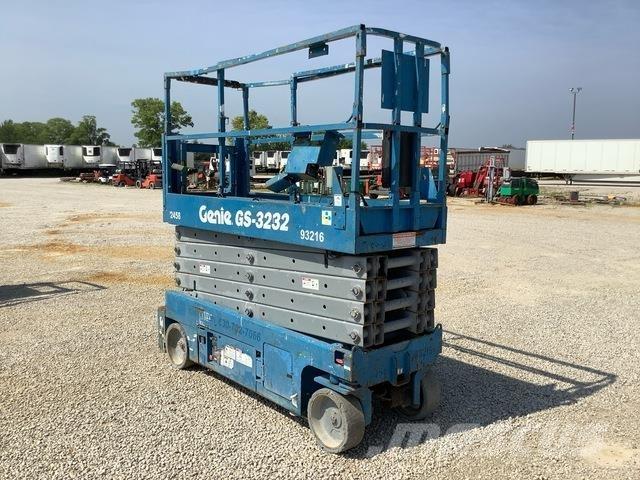 Genie GS3232 Žirkliniai keltuvai