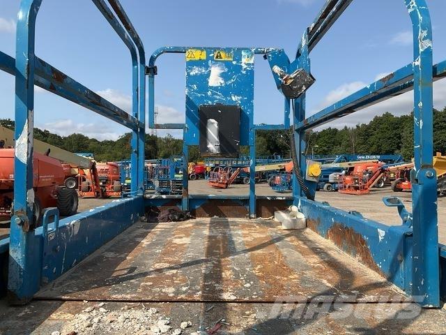Genie GS4047 Žirkliniai keltuvai