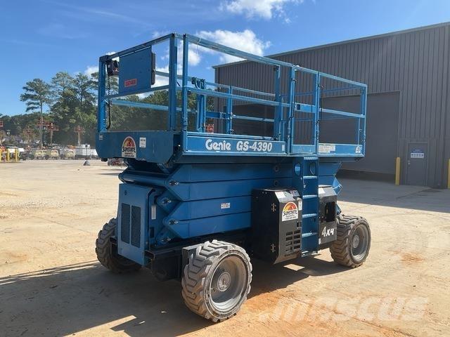 Genie GS4390 Žirkliniai keltuvai