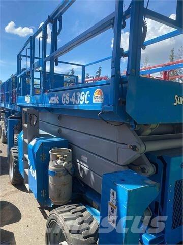 Genie GS4390RT Žirkliniai keltuvai