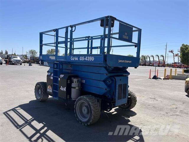 Genie GS4390RT Žirkliniai keltuvai