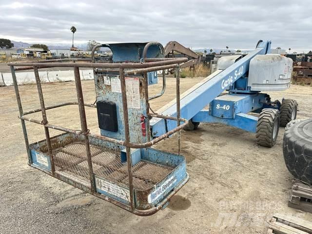 Genie S-40 Statyba - Kita