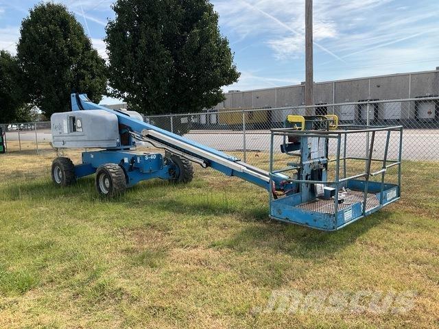 Genie S-40 Teleskopiniai keltuvai