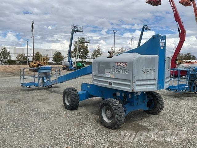 Genie S-40 Teleskopiniai keltuvai