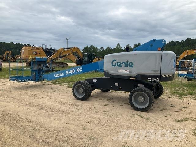 Genie S-40XC Teleskopiniai keltuvai