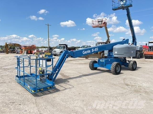 Genie S-45 Teleskopiniai keltuvai