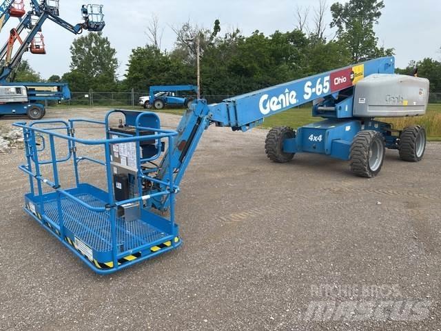 Genie S-65 Statyba - Kita