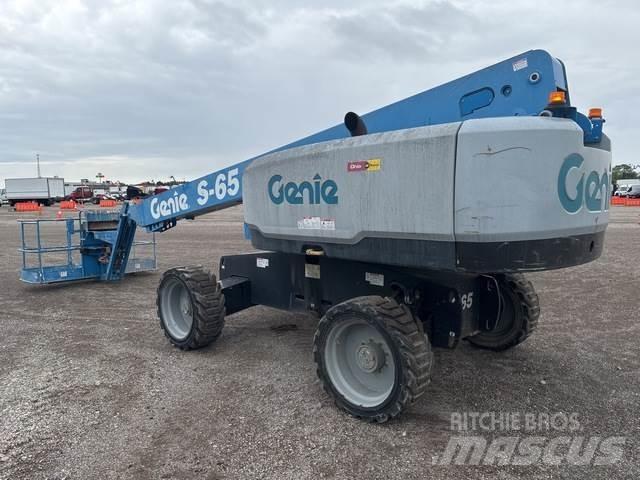 Genie S-65 Statyba - Kita