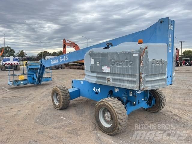 Genie S45 Statyba - Kita