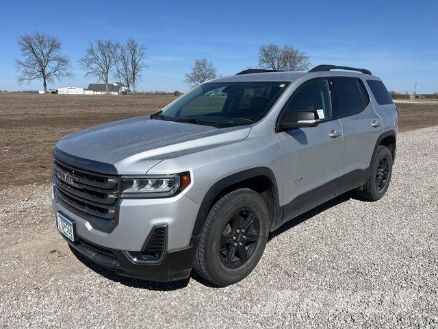 GMC Acadia Lengvieji automobiliai
