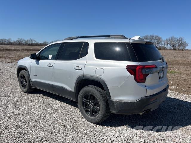 GMC Acadia Lengvieji automobiliai