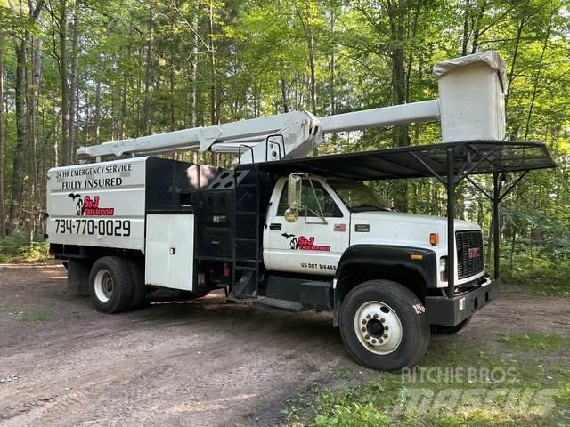 GMC C8500 Ant vilkikų montuojamos kėlimo platformos