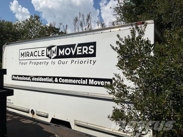 GMC Savana Sunkvežimiai su dengtu kėbulu