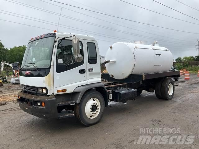 GMC T7500 Vandens sunkvežimiai