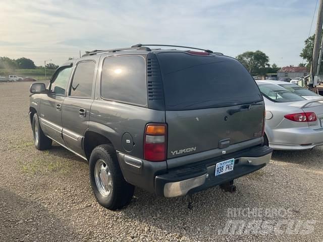 GMC Yukon Lengvieji automobiliai