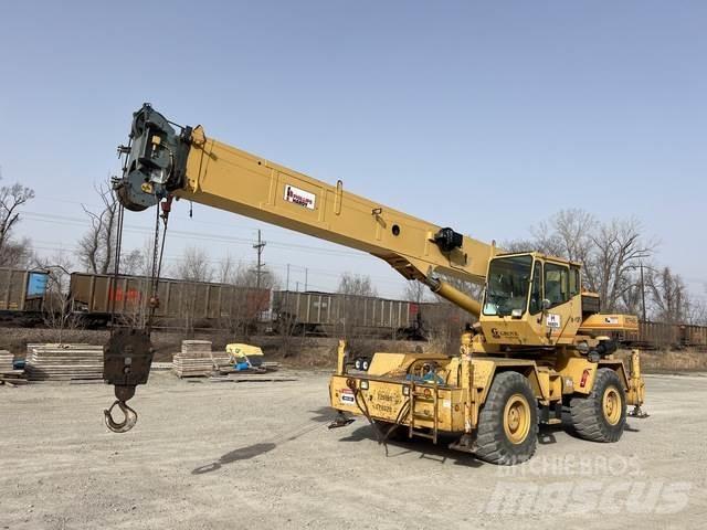 Grove RT530E Neapdoroto reljefo kranai