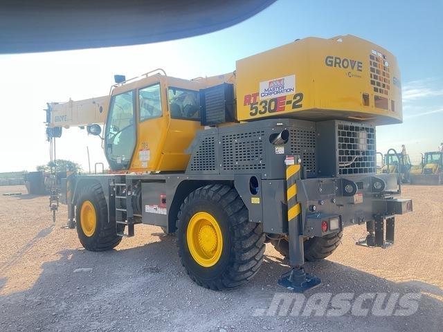 Grove RT530E-2 Neapdoroto reljefo kranai