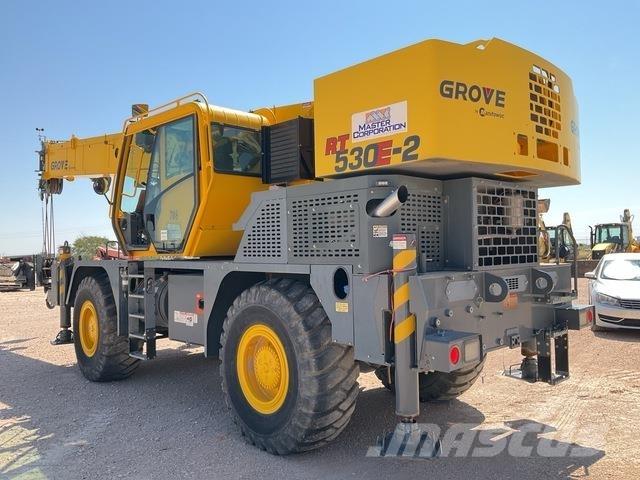 Grove RT530E-2 Neapdoroto reljefo kranai