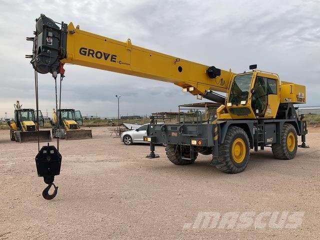 Grove RT530E-2 Neapdoroto reljefo kranai