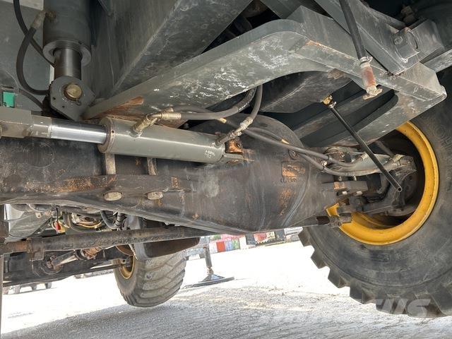 Grove RT600E Neapdoroto reljefo kranai