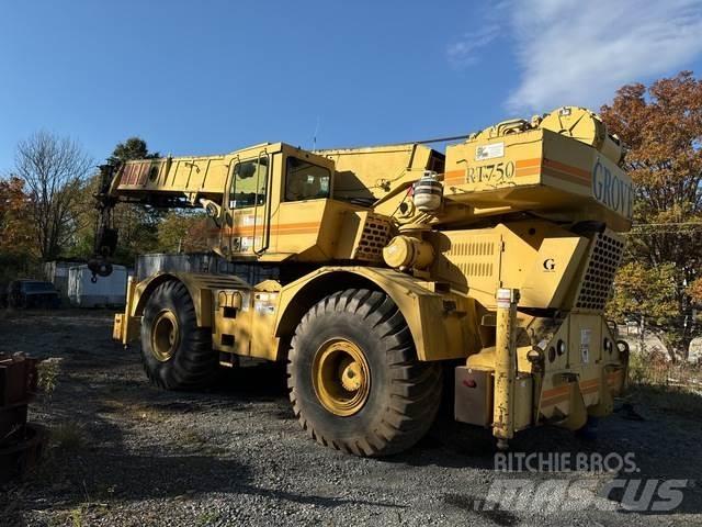 Grove RT750 Neapdoroto reljefo kranai