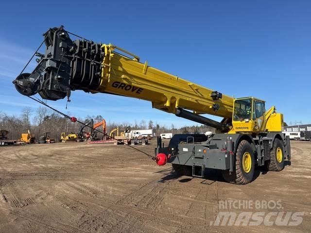 Grove RT890E Neapdoroto reljefo kranai