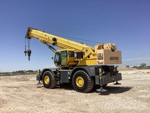 Grove RT890E Neapdoroto reljefo kranai
