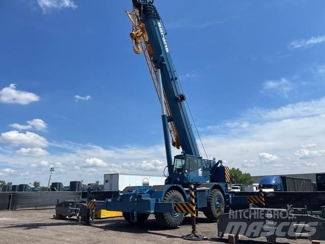 Grove RT890E Neapdoroto reljefo kranai
