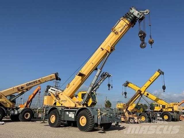 Grove RT890E Neapdoroto reljefo kranai