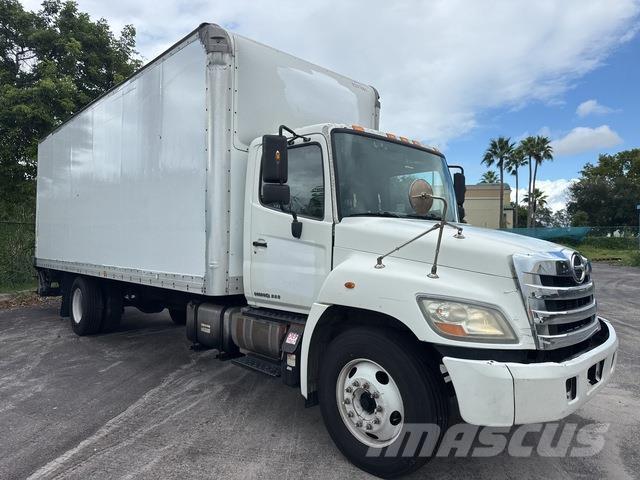 Hino  Sunkvežimiai su dengtu kėbulu