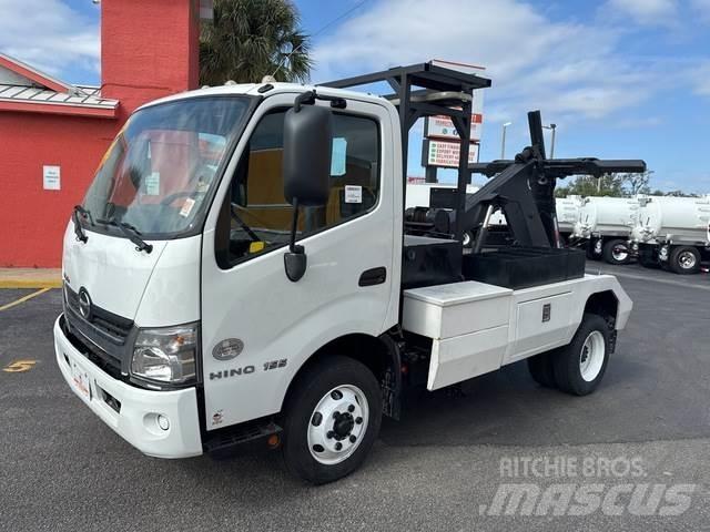 Hino 155 Pagalbos kelyje automobiliai