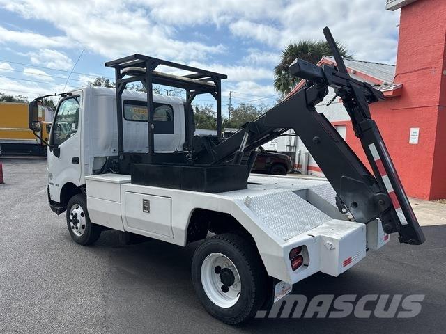 Hino 155 Pagalbos kelyje automobiliai