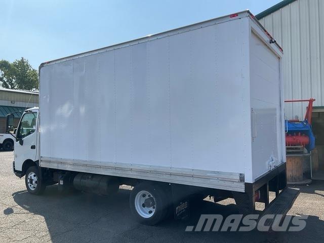 Hino 155 Sunkvežimiai su dengtu kėbulu