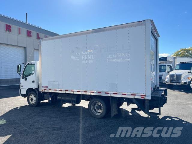 Hino 195 Sunkvežimiai su dengtu kėbulu