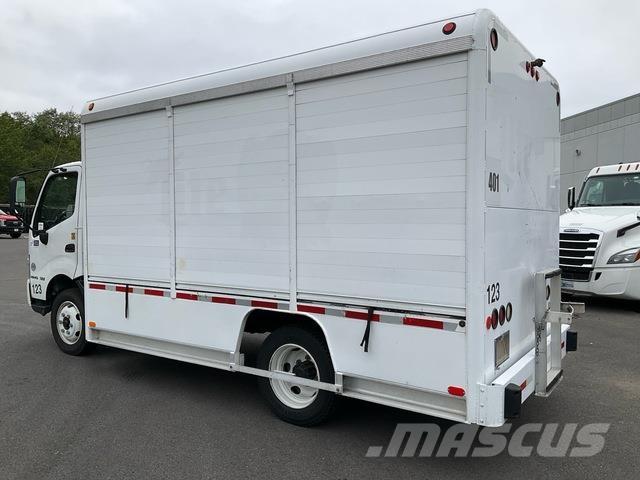 Hino 195H Gėrimų tiekimo sunkvežimiai