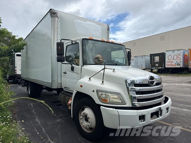 Hino 238 Sunkvežimiai su dengtu kėbulu