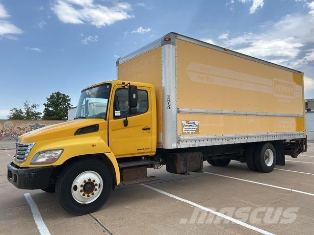 Hino 268 Sunkvežimiai su dengtu kėbulu