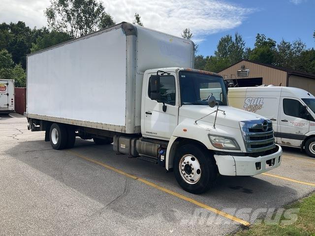 Hino 268 Sunkvežimiai su dengtu kėbulu
