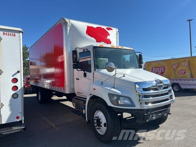 Hino 268 Sunkvežimiai su dengtu kėbulu