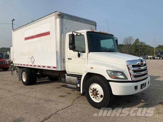 Hino 268 Sunkvežimiai su dengtu kėbulu