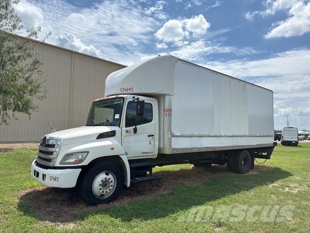 Hino 268 Sunkvežimiai su dengtu kėbulu