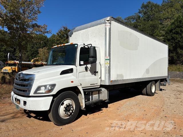 Hino 268 Sunkvežimiai su dengtu kėbulu